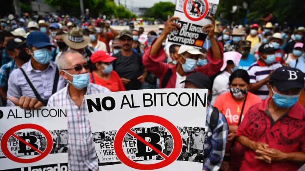 El Salvador được gì và mất gì khi là nước đầu tiên chấp nhận Bitcoin? - Ảnh 3.