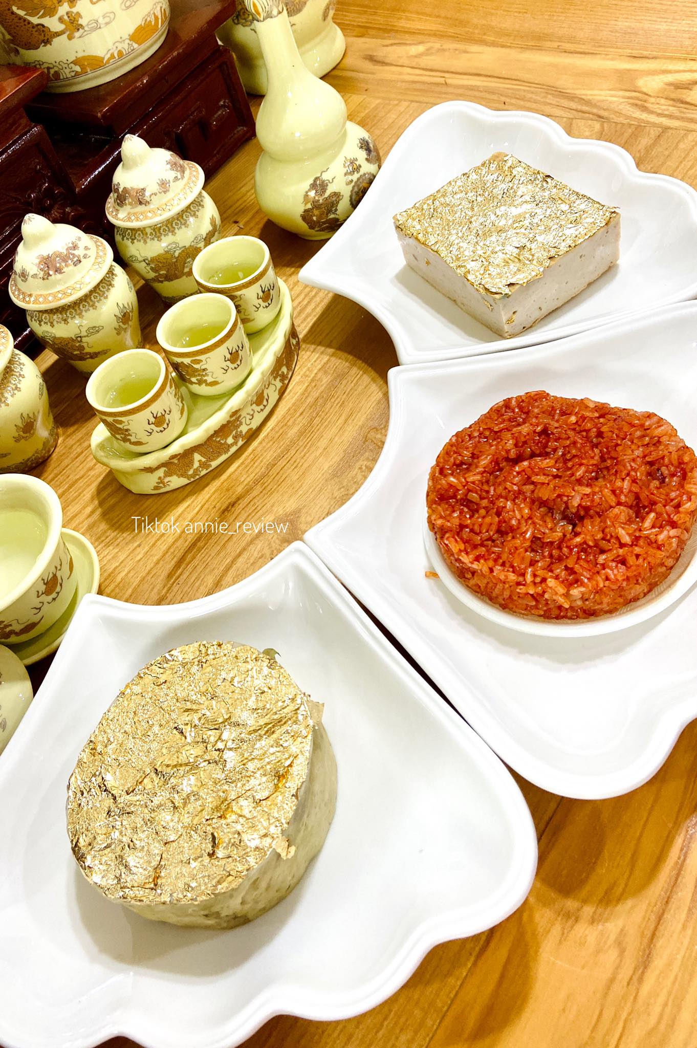 Giò chả dát vàng ngày vía Thần tài có gì đặc biệt mà cả triệu bạc/kg? Khách hàng nếm thử phán một câu bất ngờ… - Ảnh 2.