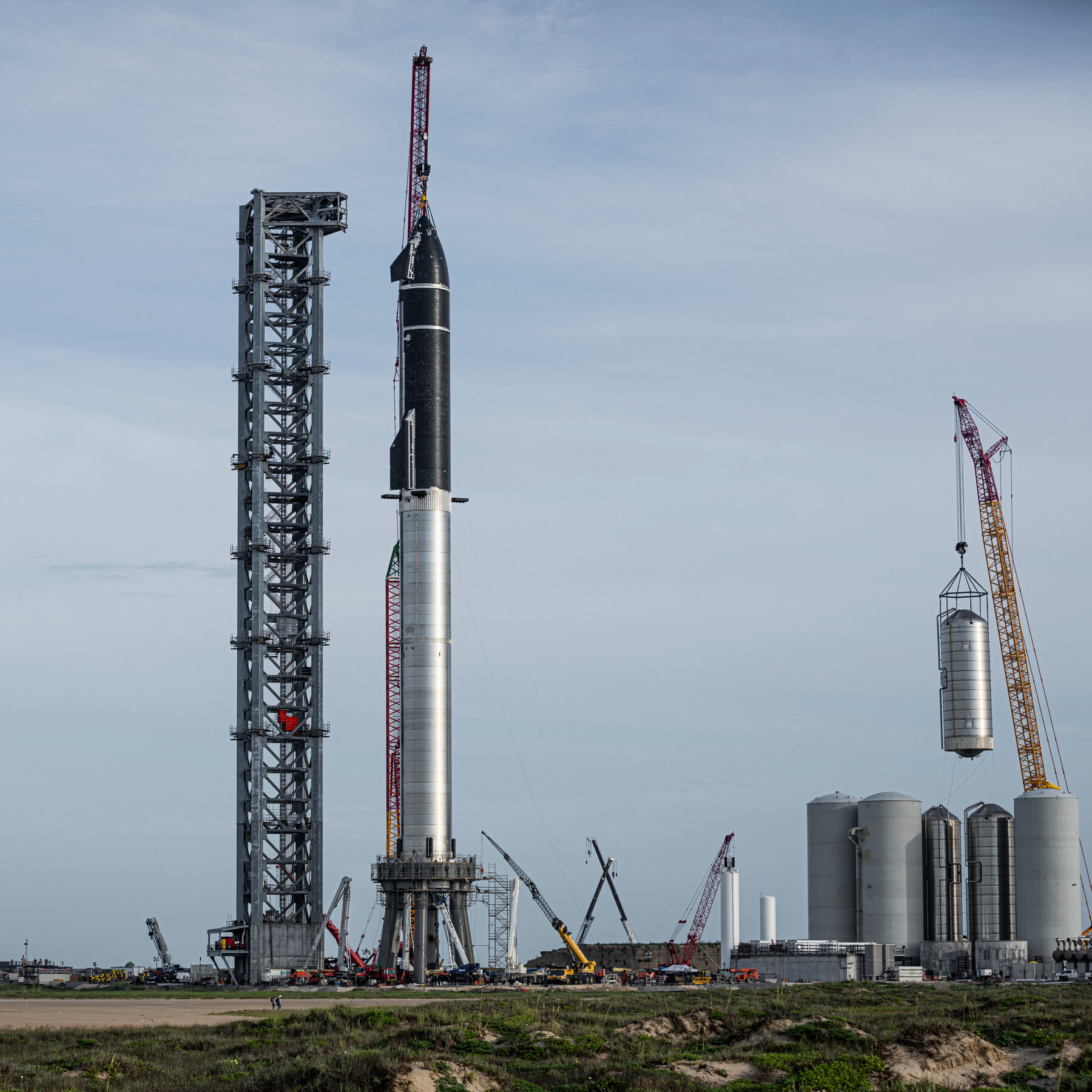 Starship - cực phẩm tham vọng của Elon Musk: Tàu tên lửa mạnh nhất lịch sử, nếu thành công có thể đưa 1 triệu dân lên sao Hỏa vào năm 2050, mỗi chuyến chở 100 người - Ảnh 5.