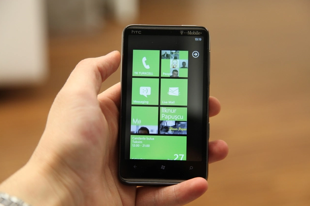  Một thập kỷ thử sức và thất bại trên thị trường smartphone của Microsoft - Ảnh 4.