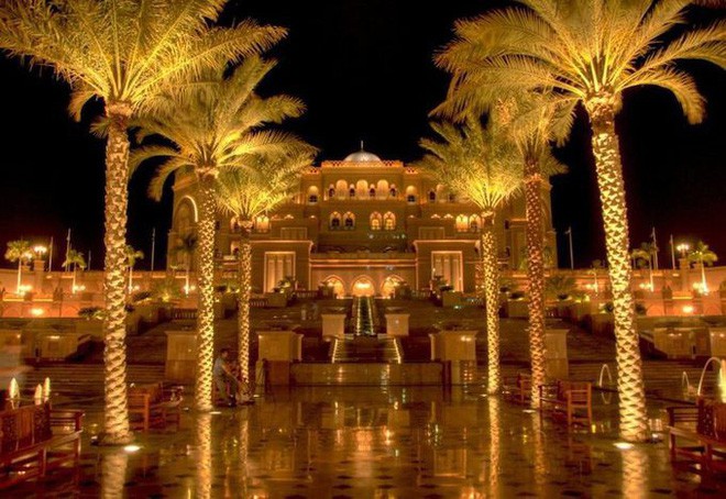 Hoàng tử UAE mua sạch vé, không cho dân Qatar vào xem bán kết Asian Cup quyền lực đến mức nào? - Ảnh 5.