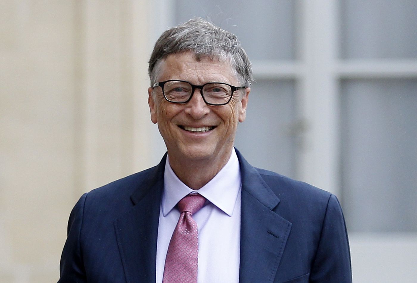 Bill Gates – YouTuber duy nhất trên thế giới có thể mua đứt YouTube, vừa nhận nút vàng sau 7 năm hoạt động, video đập hộp dài vỏn vẹn 27s có gần 2 triệu lượt xem! - Ảnh 1.