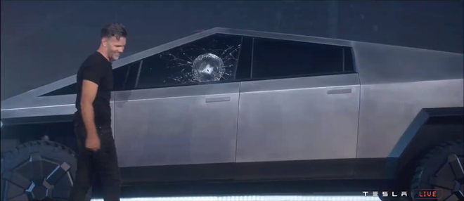 Tesla ra mắt Cybertruck: tăng tốc nhanh hơn cả siêu xe thể thao, vỏ chống đạn, có thể chạy 800 km mới cần sạc pin, giá khởi điểm 39.900 USD - Ảnh 1.