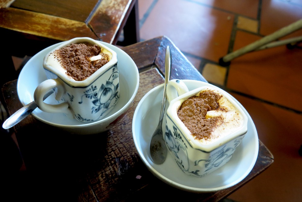 CNN lên list đặc sản nhất định phải thử tại Hà Nội, nhân hội nghị thượng đỉnh Mỹ - Triều 2019: Cafe trứng Giảng, bánh tôm Hồ Tây, chả cá Lã Vọng… - Ảnh 1.