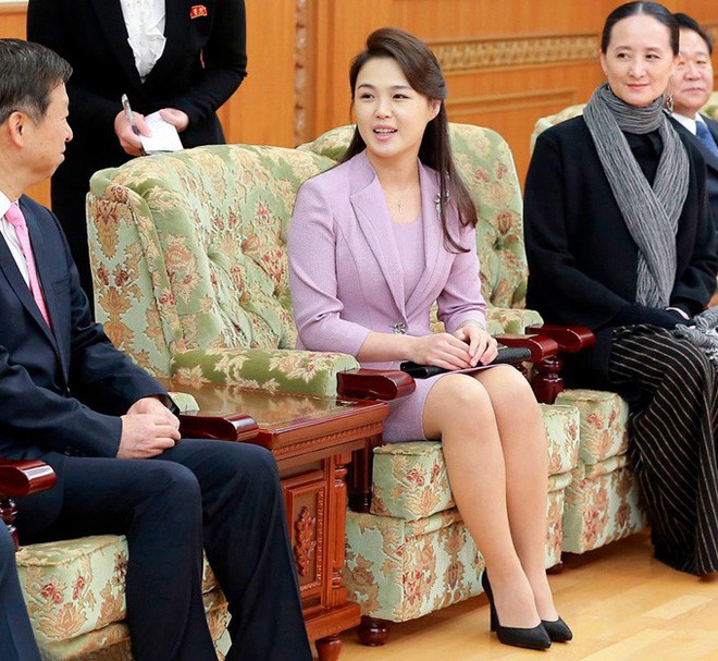 Nhan sắc yêu kiều của nữ ca sĩ là phu nhân ông Kim Jong Un, biểu tượng thời trang Triều Tiên - Ảnh 9.