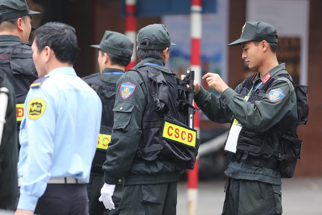 An ninh dày đặc chốt chặn mọi ngả đường về KS Metropole, sẵn sàng khai màn thượng đỉnh Mỹ-Triều - Ảnh 6.