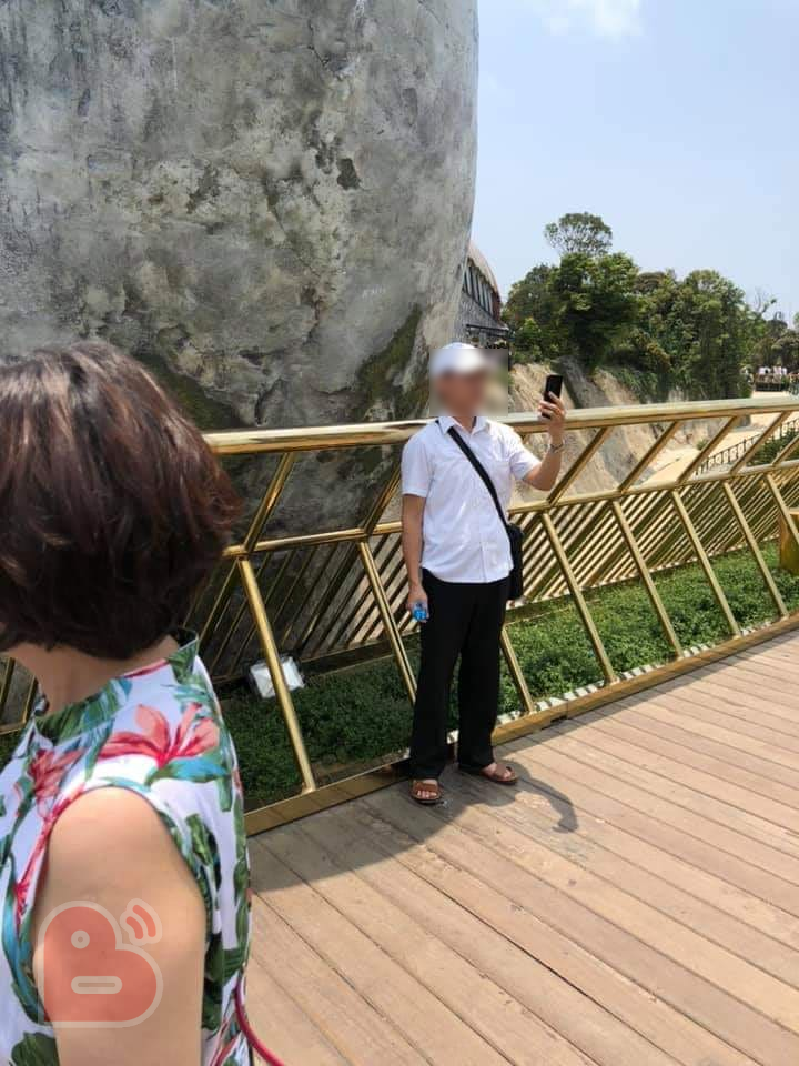 Góc thở dài: Sau đỉnh Fansipan, đến lượt Cầu Vàng Đà Nẵng bị giới trẻ vẽ bậy không thương tiếc bằng bút xoá - Ảnh 6.