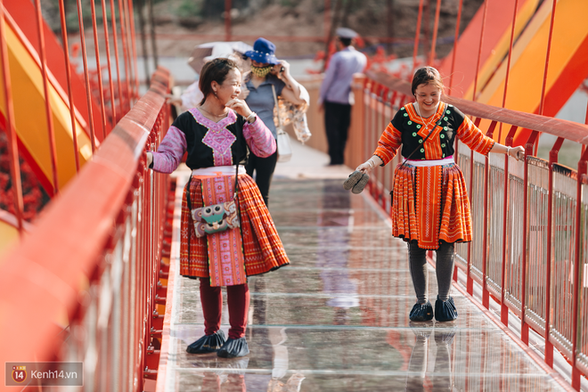 Tranh cãi xoay quanh yếu tố thẩm mỹ của cây cầu 5D đang gây sốt ở Mộc Châu: Khen đẹp thì ít nhưng chê bai sến súa, lạc lõng nhiều vô kể - Ảnh 17.