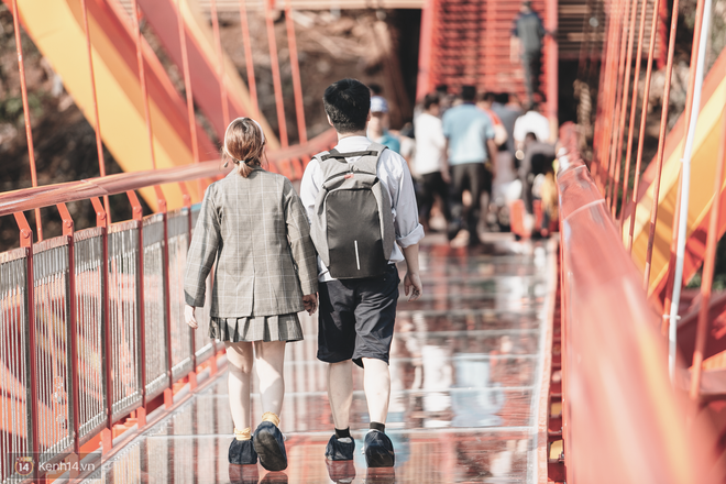 Tranh cãi xoay quanh yếu tố thẩm mỹ của cây cầu 5D đang gây sốt ở Mộc Châu: Khen đẹp thì ít nhưng chê bai sến súa, lạc lõng nhiều vô kể - Ảnh 28.