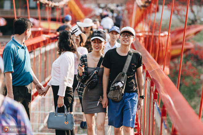 Tranh cãi xoay quanh yếu tố thẩm mỹ của cây cầu 5D đang gây sốt ở Mộc Châu: Khen đẹp thì ít nhưng chê bai sến súa, lạc lõng nhiều vô kể - Ảnh 30.