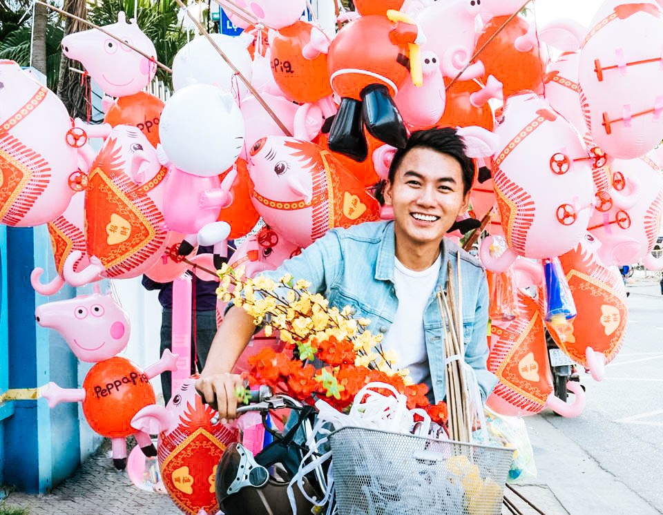 Bỏ công việc kỹ sư để theo đuổi nghề Youtube bất ổn, nhiều người nói sinh ra ở vạch đích, travel vlogger Khoai Lang Thang cười: “Tôi không giàu, tôi thậm chí được sinh ra ở nông thôn” - Ảnh 5.