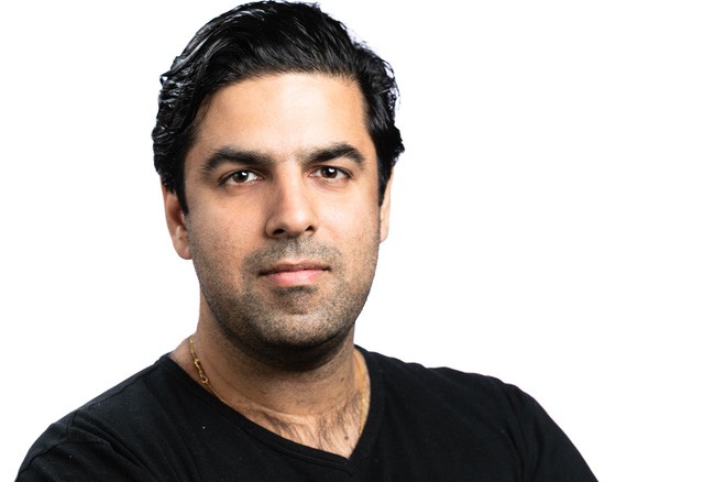 Startup Ấn tuyên bố sở hữu AI biết viết ứng dụng điện thoại, hóa ra đằng sau là mấy chục ông coder ngồi hì hụi gõ - Ảnh 1.