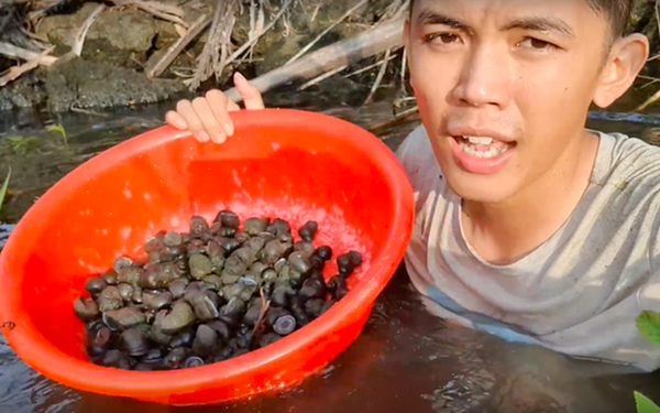 YouTuber nghèo nhất Việt Nam: Ở nhà dột, đi phụ hồ và nghị lực kiếm tiền đổi đời
