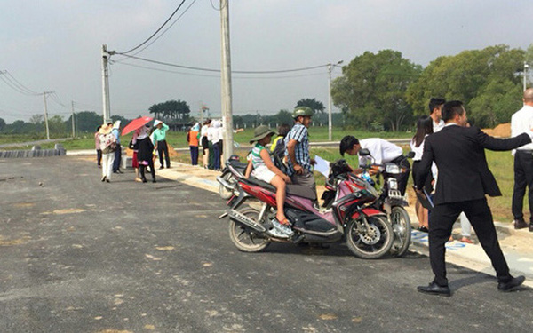 Kỷ lục buôn đất: Tăng giá 100 lần ăn lãi chục tỷ, cò kiệt sức vì kiếm 1 tỷ/ngày.... dân buôn choáng váng