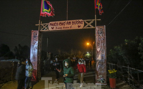 Độc đáo phiên chợ Âm - Dương huyền bí họp lúc nửa đêm