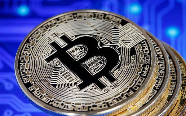 Giá Bitcoin lại lao dốc