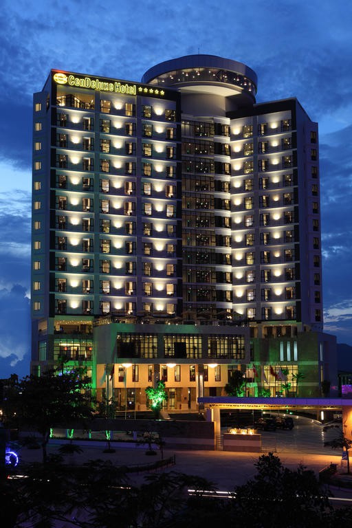 Bà chủ khách sạn cao nhất Phú Yên vừa được rao bán 500 tỷ đồng là ai? - Ảnh 2.