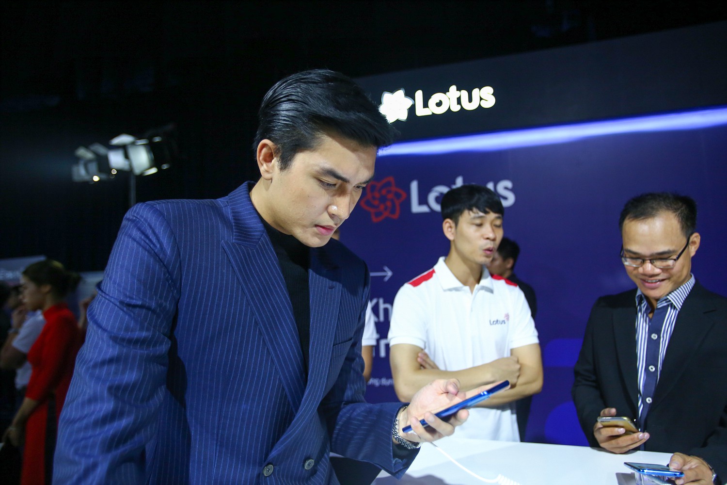 [Live] Lễ ra mắt mạng xã hội Lotus: Nghìn sao quy tụ, màn trình diễn công nghệ mãn nhãn - Ảnh 5.