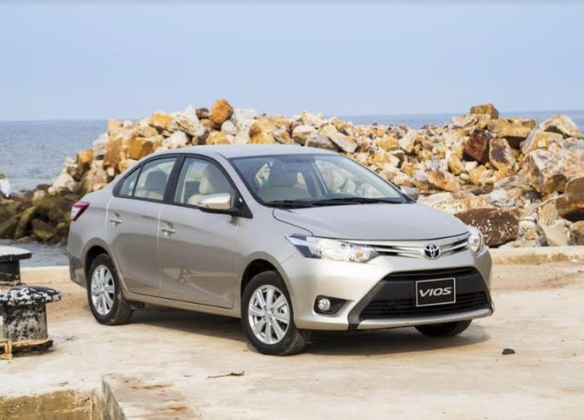 Soi 3 mẫu ô tô giá hấp dẫn, có chiếc chỉ nhỉnh hơn 300 triệu đồng sau giảm phí trước bạ - Ảnh 2.