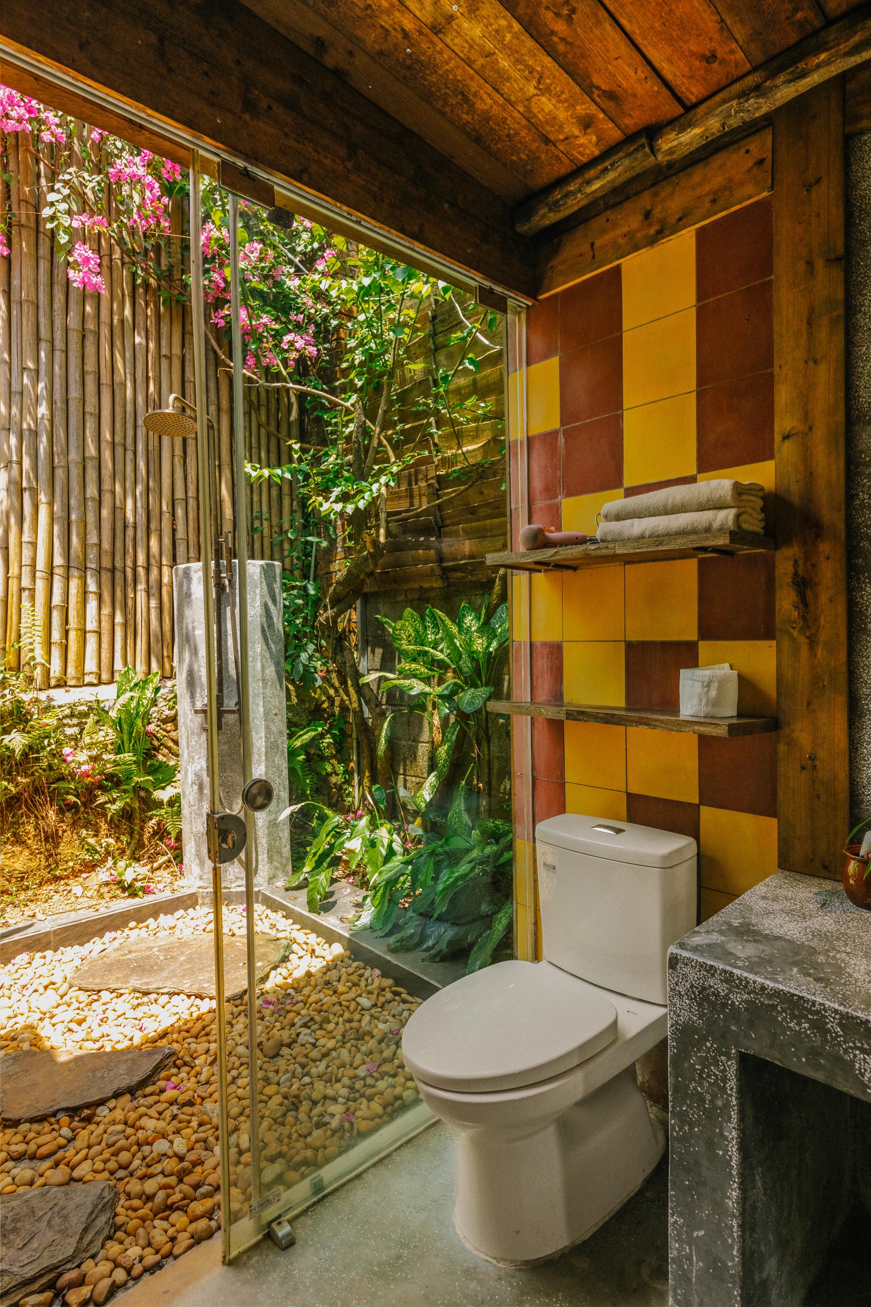 Mê mẩn với căn nhà second-home đẹp đến phát thèm tại ngoại ô Hà Nội, lộ bí quyết nhà đẹp quanh năm chỉ với 0 đồng của bà chủ nhà - Ảnh 8.