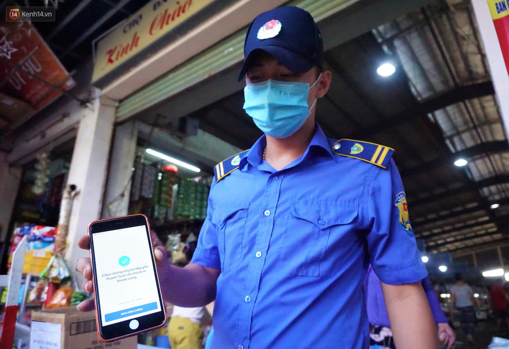 Ảnh: Người Đà Nẵng lần đầu trải nghiệm đi chợ bằng thẻ ứng dụng công nghệ QR Code - Ảnh 11.