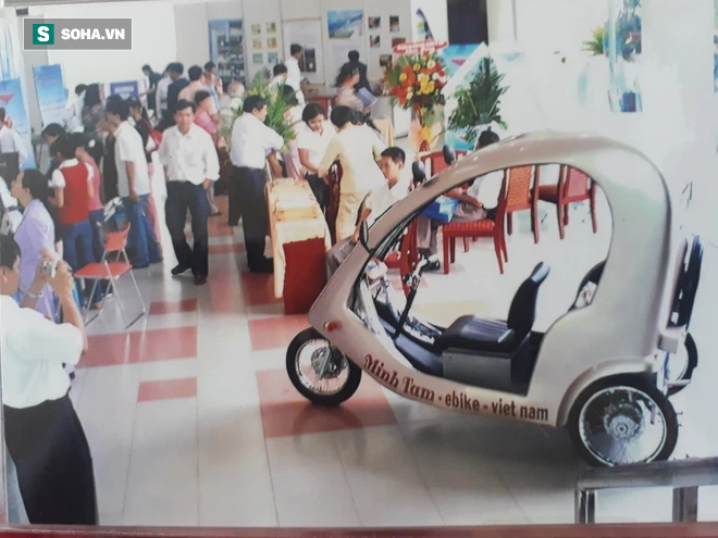 Cha đẻ chiếc ô tô điện Việt Nam chạy 100km tốn 15.000 đồng tiền điện: Tôi đã phải bán nhà - Ảnh 2.