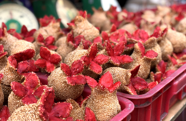 Ở Việt Nam có món bánh cầu duyên mỗi năm chỉ bán đúng 1 lần: Tranh thủ đi mua ngay thôi! - Ảnh 2.