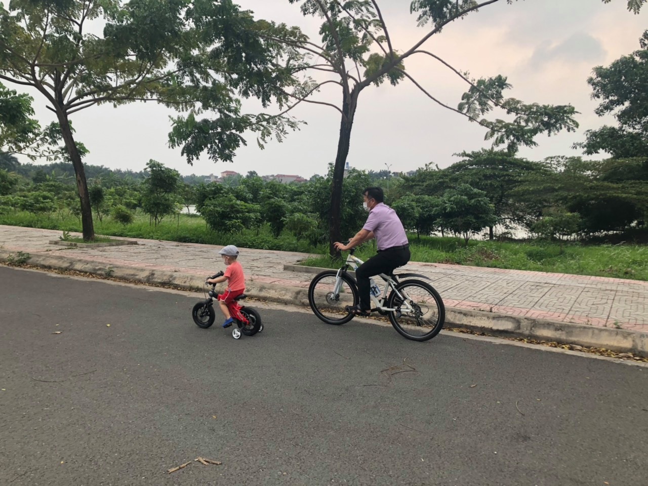 Tài xế công ty thành F0, Shark Việt đành ngậm ngùi tự đạp xe đi làm nhưng giá của chú ngựa sắt mới khiến CDM bất ngờ nhất - Ảnh 2.
