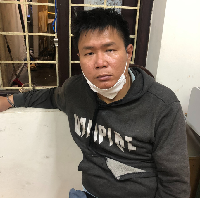 Công an nói gì về ba lô có bom của nghi phạm cướp ngân hàng Vietcombank? - Ảnh 2.