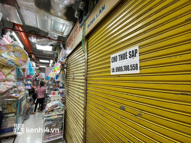  Chợ bán sỉ lớn nhất Sài Gòn ế ẩm sau Tết, nhiều tiểu thương ngậm ngùi sang nhượng hoặc cho thuê sạp - Ảnh 9.