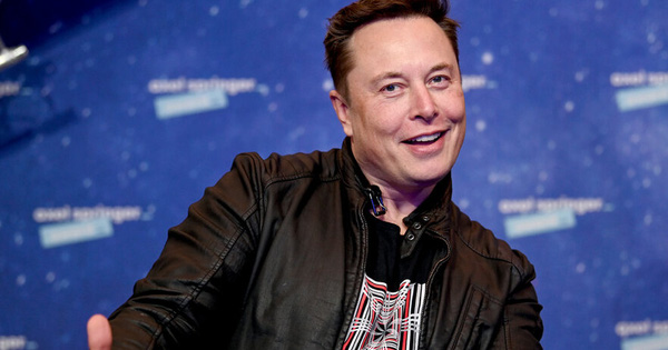 Được Elon Musk chia sẻ, cô gái ngay lập tức bán bức 