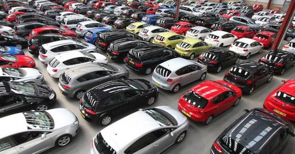 Mua xe trả góp hay mua xe thanh lý từ ngân hàng?