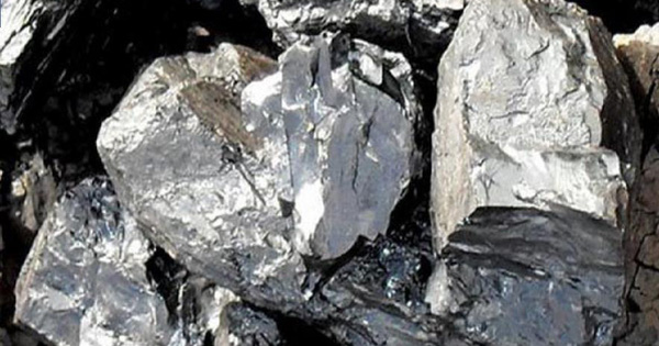 Giá nickel cao kỷ lục 10 năm