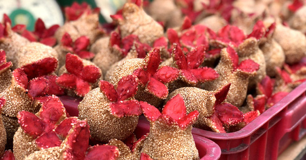 Ở Việt Nam có món bánh 'cầu duyên' mỗi năm chỉ bán đúng 1 lần: Tranh thủ đi mua ngay thôi!