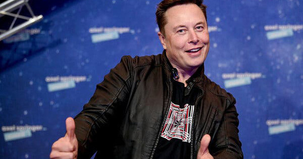 Cuộc sống khó hiểu của Elon Musk: Ở thuê trong căn nhà 30m2 nhưng đi làm bằng máy bay riêng, sở hữu bộ sưu tập siêu xe khủng