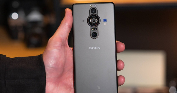 Smartphone cao cấp của Sony rớt giá gần 10 triệu đồng