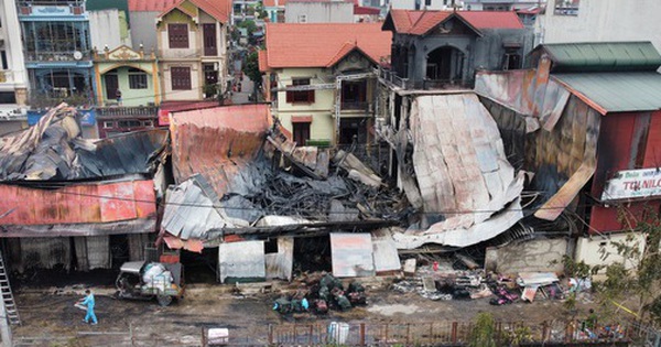 Hanoi: Big fire destroyed 4 pillow factories in Thuong Tin