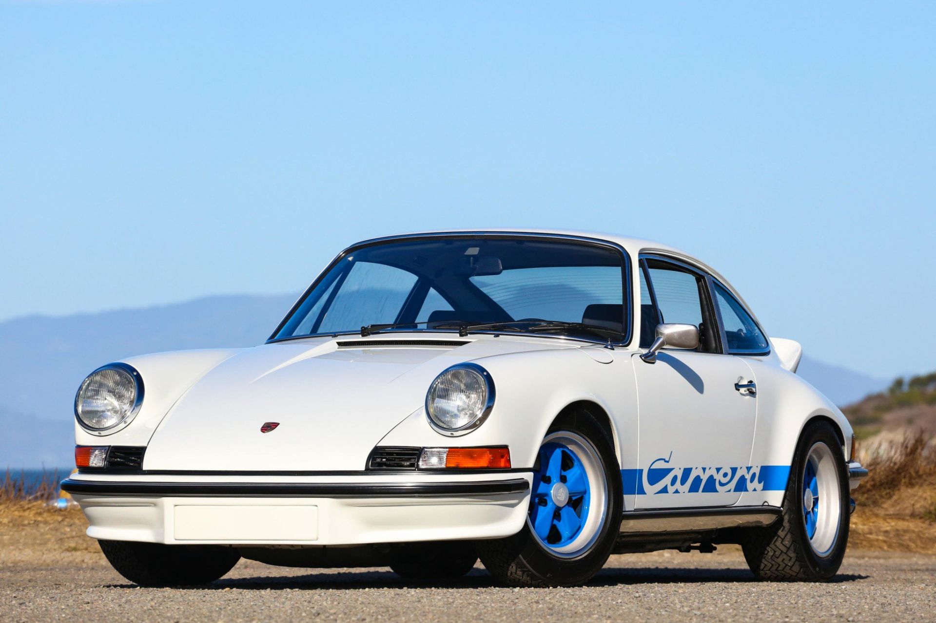 Porsche cổ 1 gương chiếu hậu, giá bán ngang siêu xe hiện đại