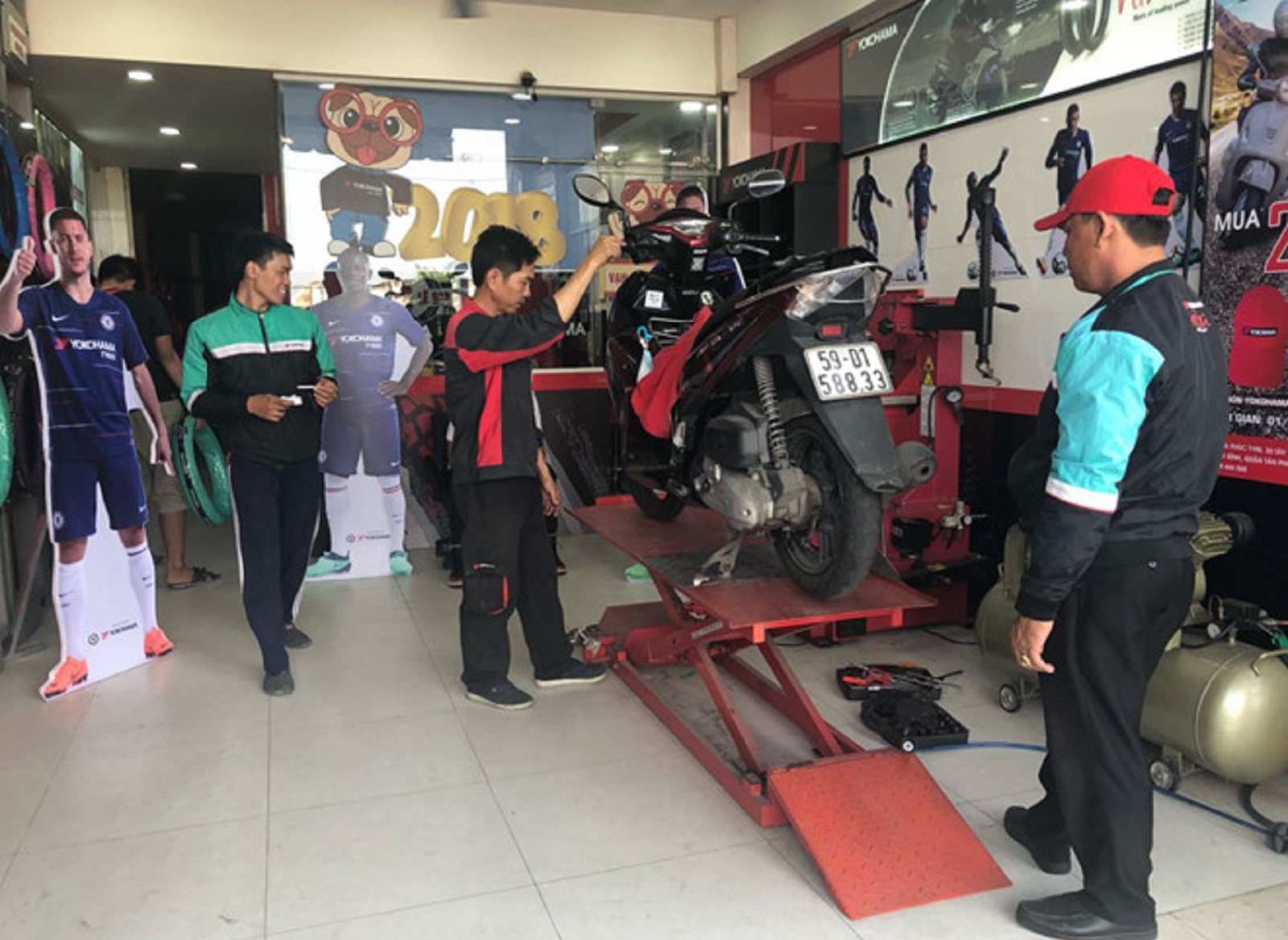 sử dụng lốp xe chuyên dụng