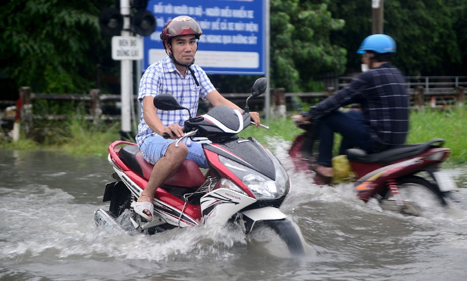 phanh mất tác dụng khi đi xe ngập nước