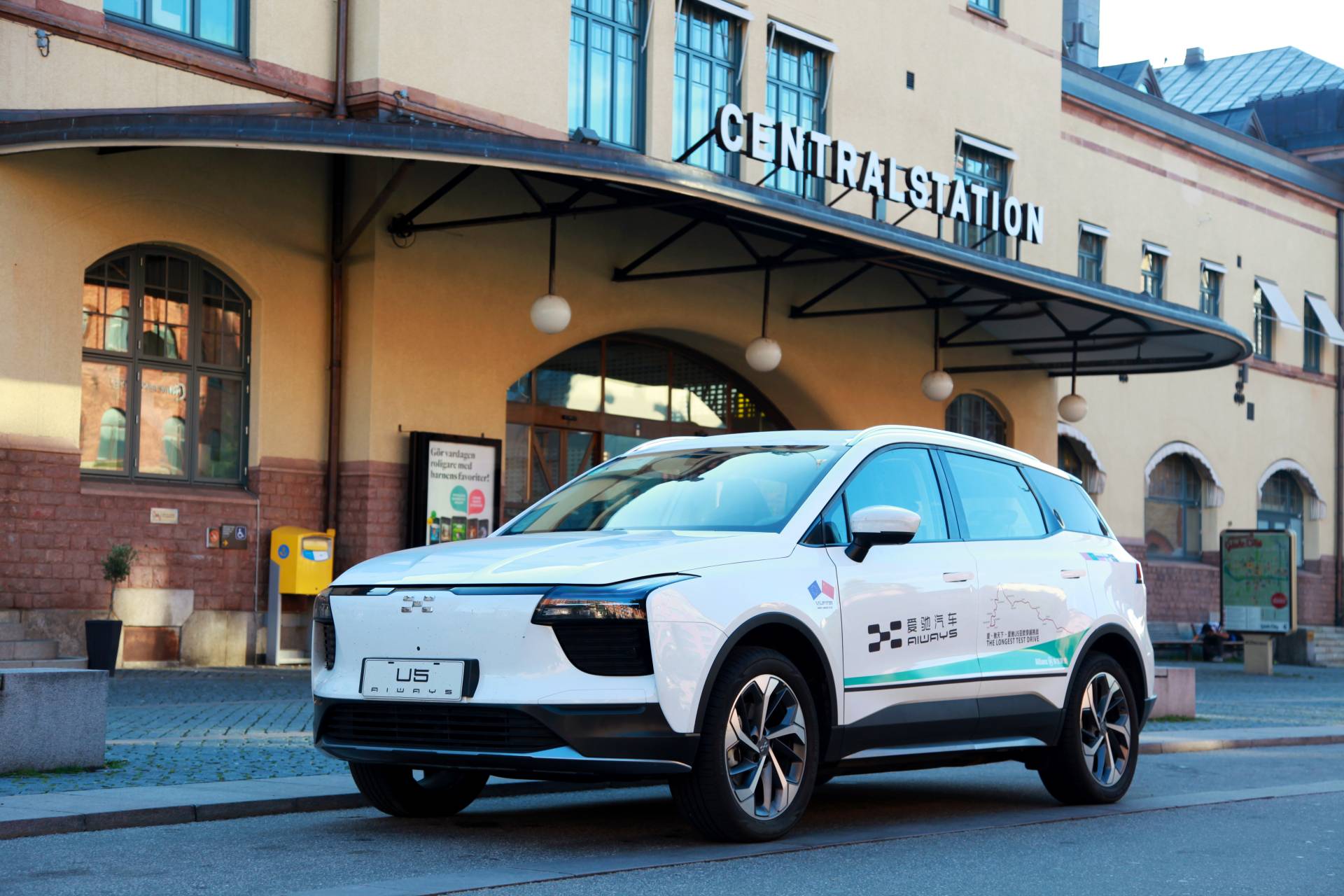 Hai chiếc Aiway U5 đã tới Frankfurt sau gần 2 tháng