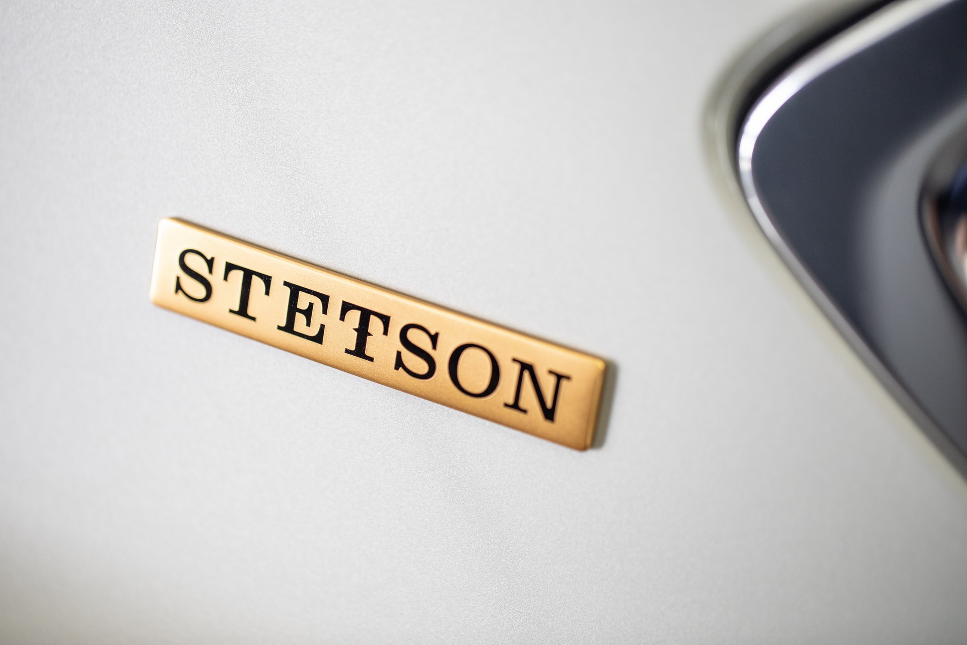 Logo Stetson trên Bentley Bentayga phiên bản cao bồi