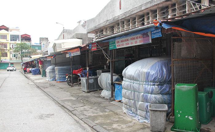 Ảnh: Hai chợ sầm uất nhất Móng Cái đóng cửa, gần 1.000 hộ ngừng kinh doanh - 17