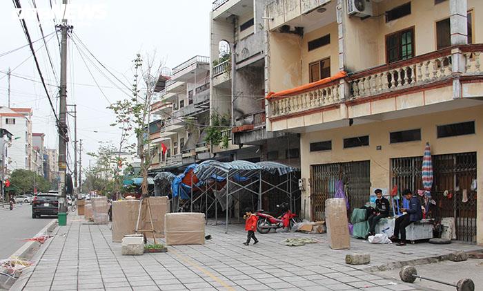 Ảnh: Hai chợ sầm uất nhất Móng Cái đóng cửa, gần 1.000 hộ ngừng kinh doanh - 19