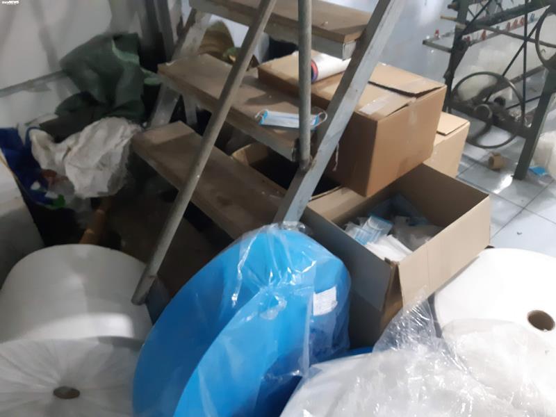 Ảnh: Cảnh sản xuất khẩu trang lộn xộn, nghi kém chất lượng ở Bắc Ninh - 10