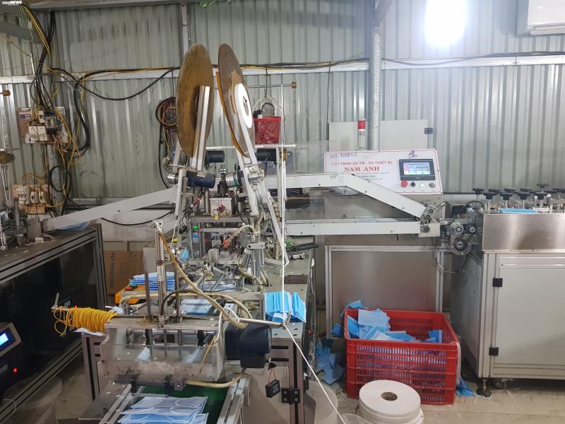 Ảnh: Cảnh sản xuất khẩu trang lộn xộn, nghi kém chất lượng ở Bắc Ninh - 13