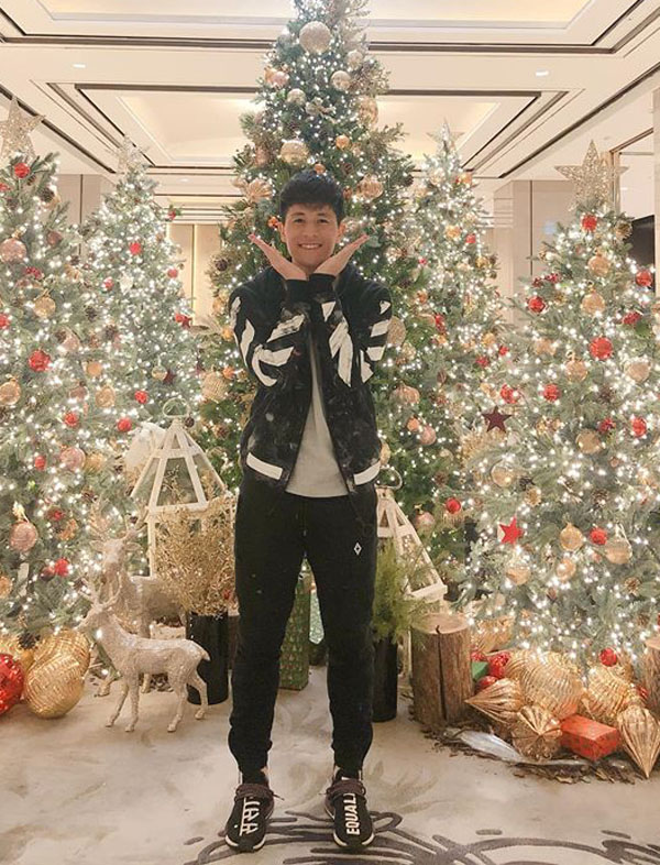 Các cầu thủ U23 Việt Nam thi nhau cắt tóc