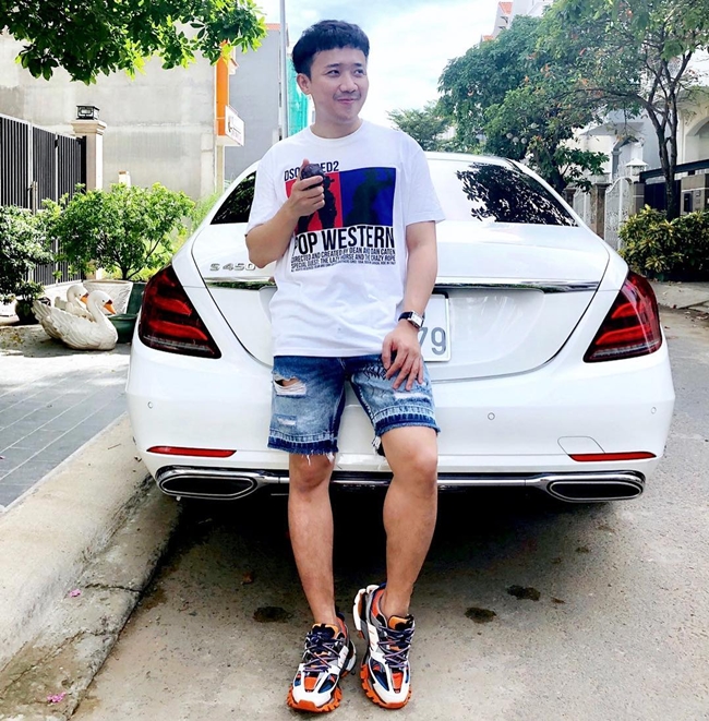 Nguồn thu của nam danh hài đến từ công việc làm MC, diễn hài, ngồi ghế nóng các chương trình gameshow, những tour lưu diễn, YouTube, đăng bài quảng cáo trên fanpage, kinh doanh, đóng phim... Riêng lĩnh vực phim ảnh, đầu năm 2019, MC sinh năm 1987 góp mặt trong hai bộ phim là