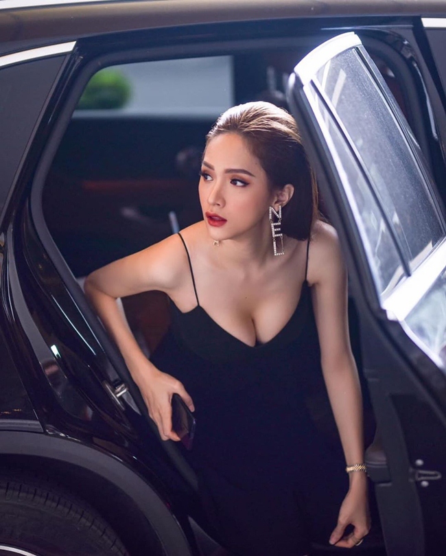 Xuất phát điểm là ca sĩ, song sự nghiệp của Hương Giang chỉ thực sự bước sang trang mới sau khi đăng quang Hoa hậu Chuyển giới Quốc tế 2018. Với danh hiệu Hoa hậu, giọng ca 9X xuất hiện đều đặn trong các gameshow, chương trình truyền hình, đảm nhận vị trí vedette trên các sàn diễn thời trang.