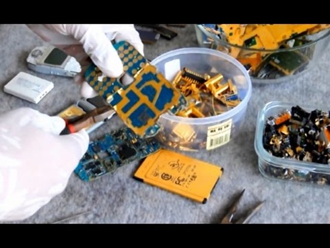 Số vàng này tương đương hơn 40 triệu USD. Việc vàng thường được sử dụng trong các đồ điện tử vì khả năng dẫn điện và chống ăn mòn.